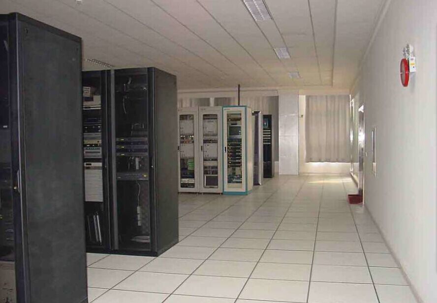 从而造成设备耐过电压、耐过电流的水平下降