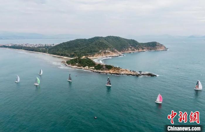 三亚半山半岛港再度成为海帆赛起航地，33支参赛