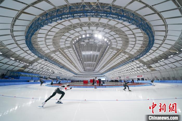 中国杯速度滑冰精英联赛第四站在哈尔滨开赛，