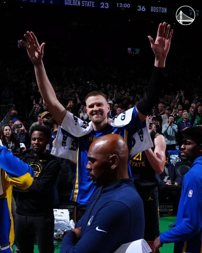 凯尔特人双杀勇士双探花轰20+ 波尔津吉斯获主场