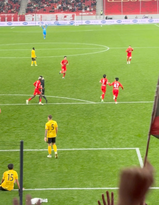 武磊双响助海港大胜青岛西海岸 成都蓉城罗慕洛