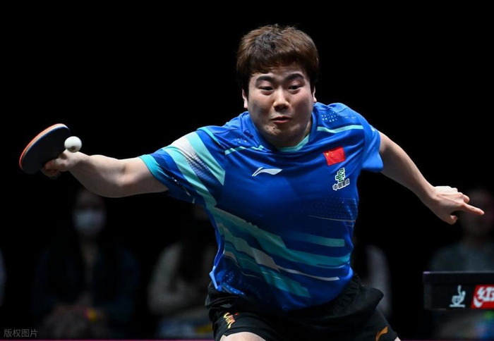 温瑞博两连胜晋级16强 梁靖崑首战失利引第五人