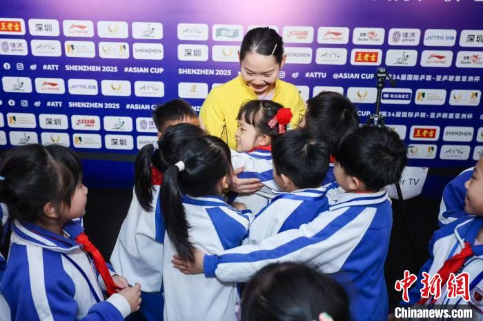 百名师生走进亚洲杯第二课堂在赛事现场汲取体