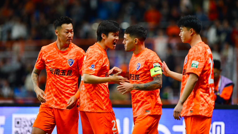 菲律宾多路进逼南海岛礁，中方应对升级